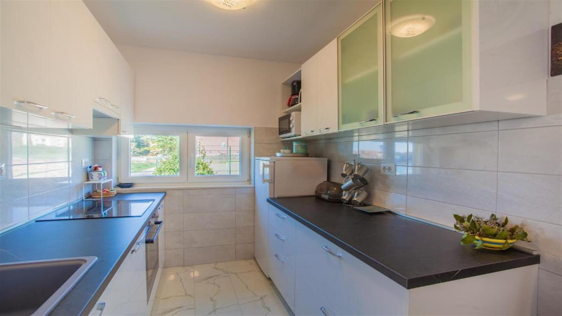 apartman sara cres kuhinja 11